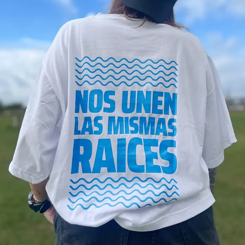 [MER-REM-0016] Remera Nos unen las mismas raíces (S)