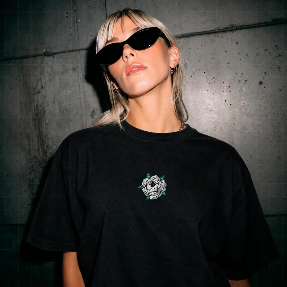 [MER-CRO-OR-0007S] Remera Onyx Rose - Black Collection (S)